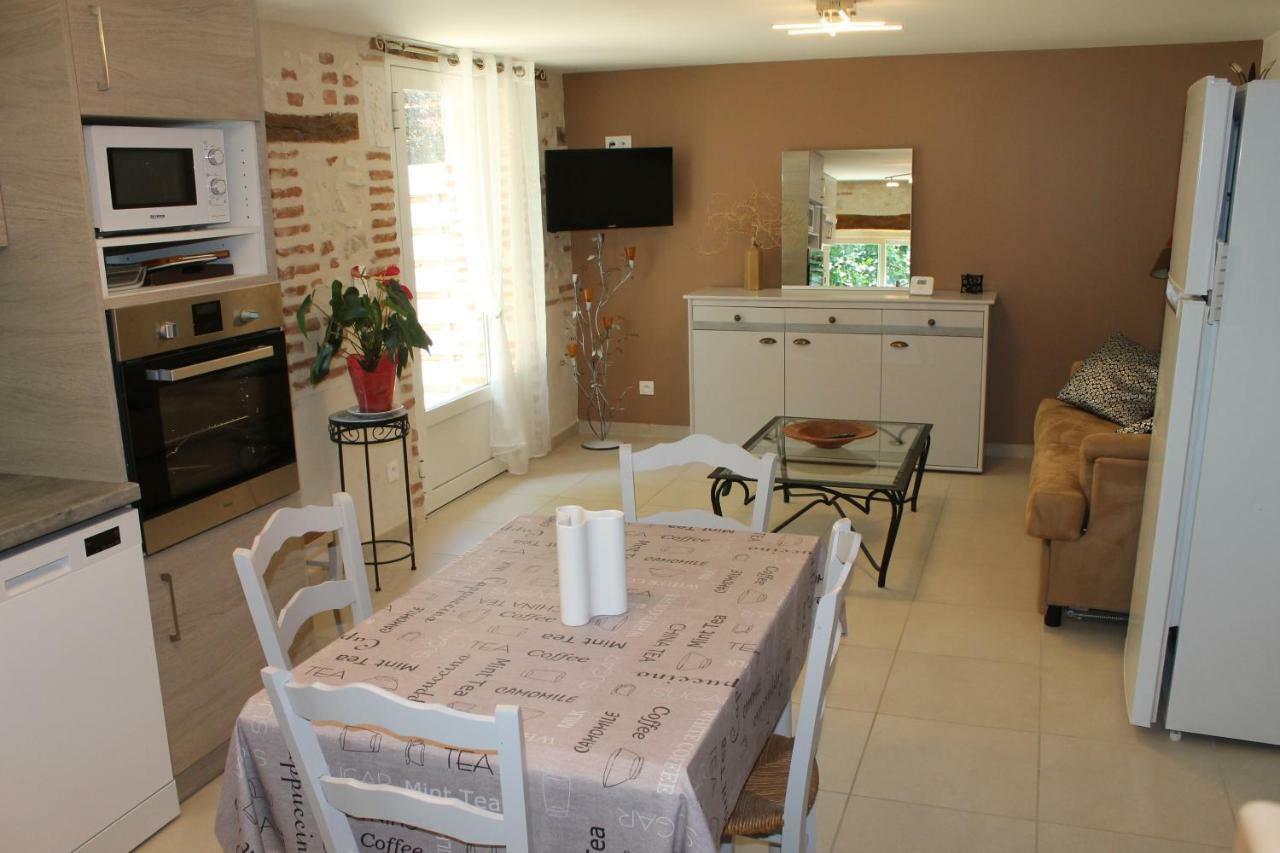 Gites Clodeguy No 2 Saint-Sylvestre-sur-Lot Экстерьер фото